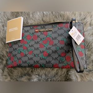 NWT Michael KORS jetset wristlet
